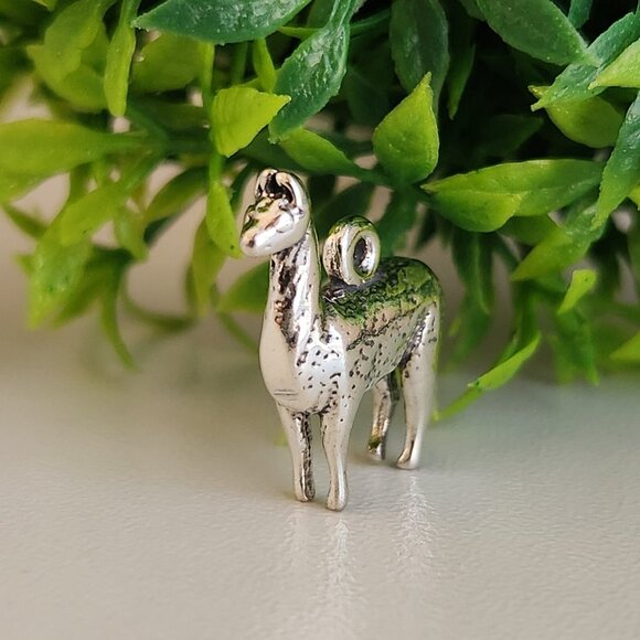 925 Sterling Silver Llama Charm - Picture 2 of 5